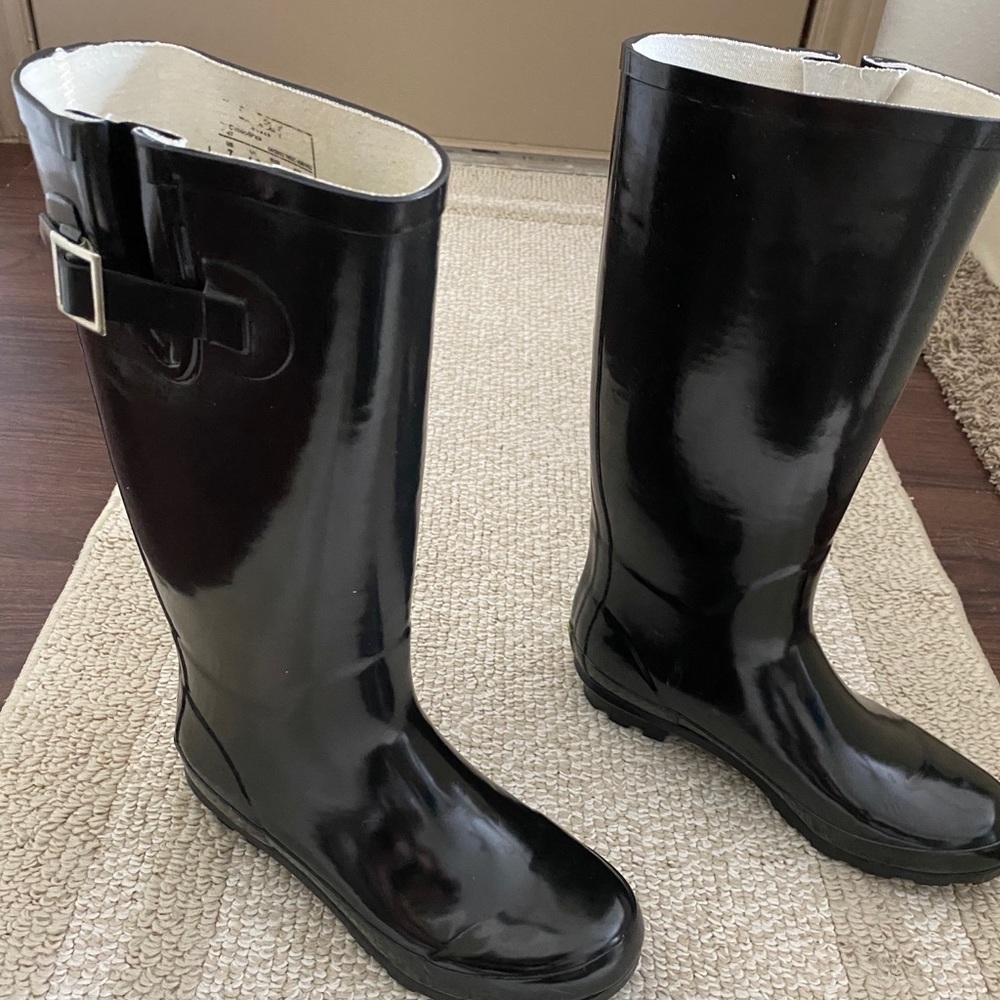 Rain Boots- brand is Western Chief, Size 7